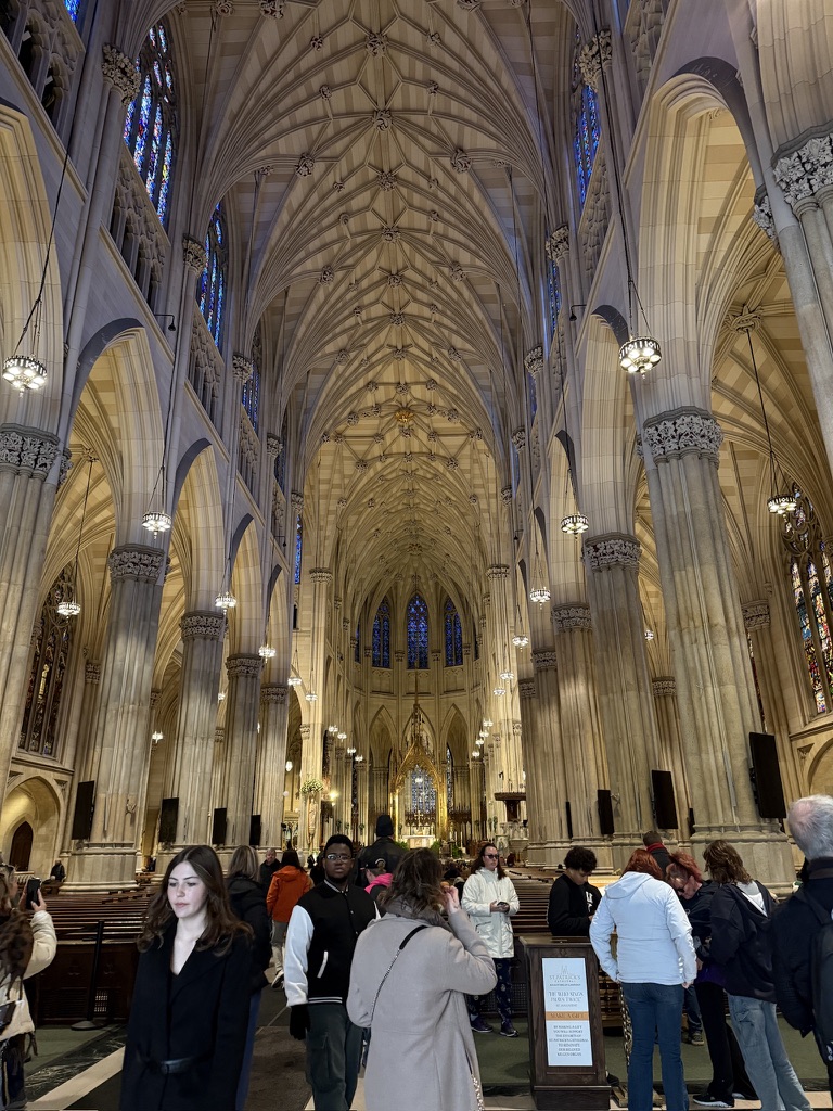 New York — St. Patrick's Cathedral & 5th Avenue